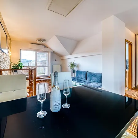 Apartment Centre